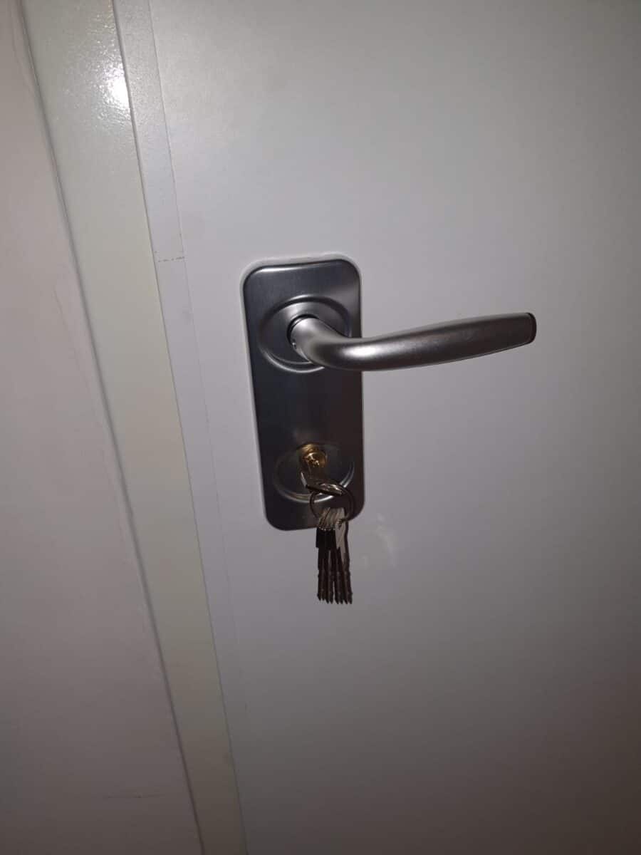 Apertura de puertas El Carrer de Dalt